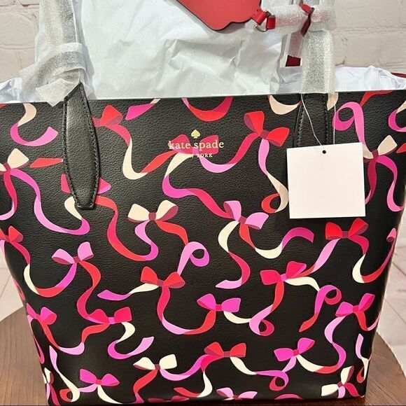 KATE SPADE wrapping party large reversible tote!  Perfect bag for traveling nwt - Picture 13 of 14